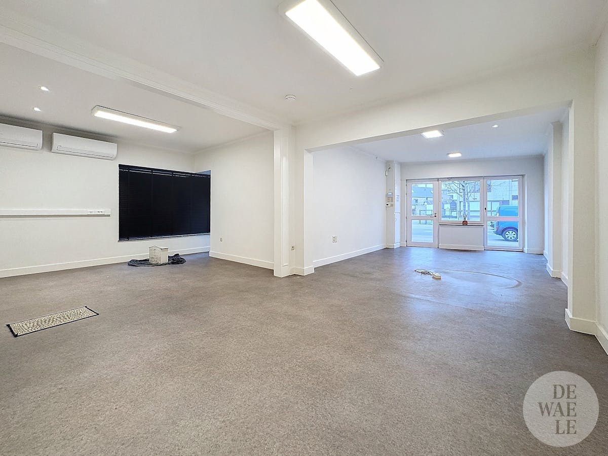 Handelsruimte van 114 m² op goede locatie in Maaseik - foto 3