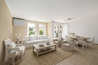 strong&gt;Ruimte, licht én comfort op een toplocatie!
<p>Op zoek naar een ruim appartement waar je je meteen thuis voelt? Dit instapklare appartement aan de rustige <strong>Leo Verbeecklaan</strong> heeft alles in huis. Geniet van een lichtrijke leefruimte, <strong>3 volwaardige slaapkamers</strong>, <strong>2 zonnige terrassen</strong> én <strong>airconditioning</strong> voor extra comfort, het hele jaar door.</p>
<p>Ook de ligging scoort: je woont in een rustige buurt, op een steenworp van scholen, winkels, openbaar vervoer en met een vlotte verbinding naar de belangrijkste invalswegen. Dankzij het <strong>EPC-label B</strong> woon je bovendien energiezuinig.</p>
<p><strong>Troeven</strong><br />• 3 volwaardige slaapkamers<br />• 2 terrassen om heerlijk buiten te genieten<br />• Airconditioning aanwezig<br />• Ruime, lichtrijke leefruimte<br />• Rustige en centrale ligging nabij alle voorzieningen<br />• Energiezuinig met EPC-label B</p>
<p>Zie jij jezelf hier al thuiskomen? Neem vandaag nog contact op met je ERA-makelaar voor een bezoek!</p>
<p><strong>JOUW DROOMAPPARTEMENT. ZO GEVONDEN!</strong></p>