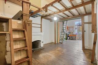 Commercieel gelijkvloers met achterliggend werkplaats in hartje UkkelHoofdgebouw straatkant: indeling: rechts: Inrijpoort (+/- 10m²) , inkomhal en...