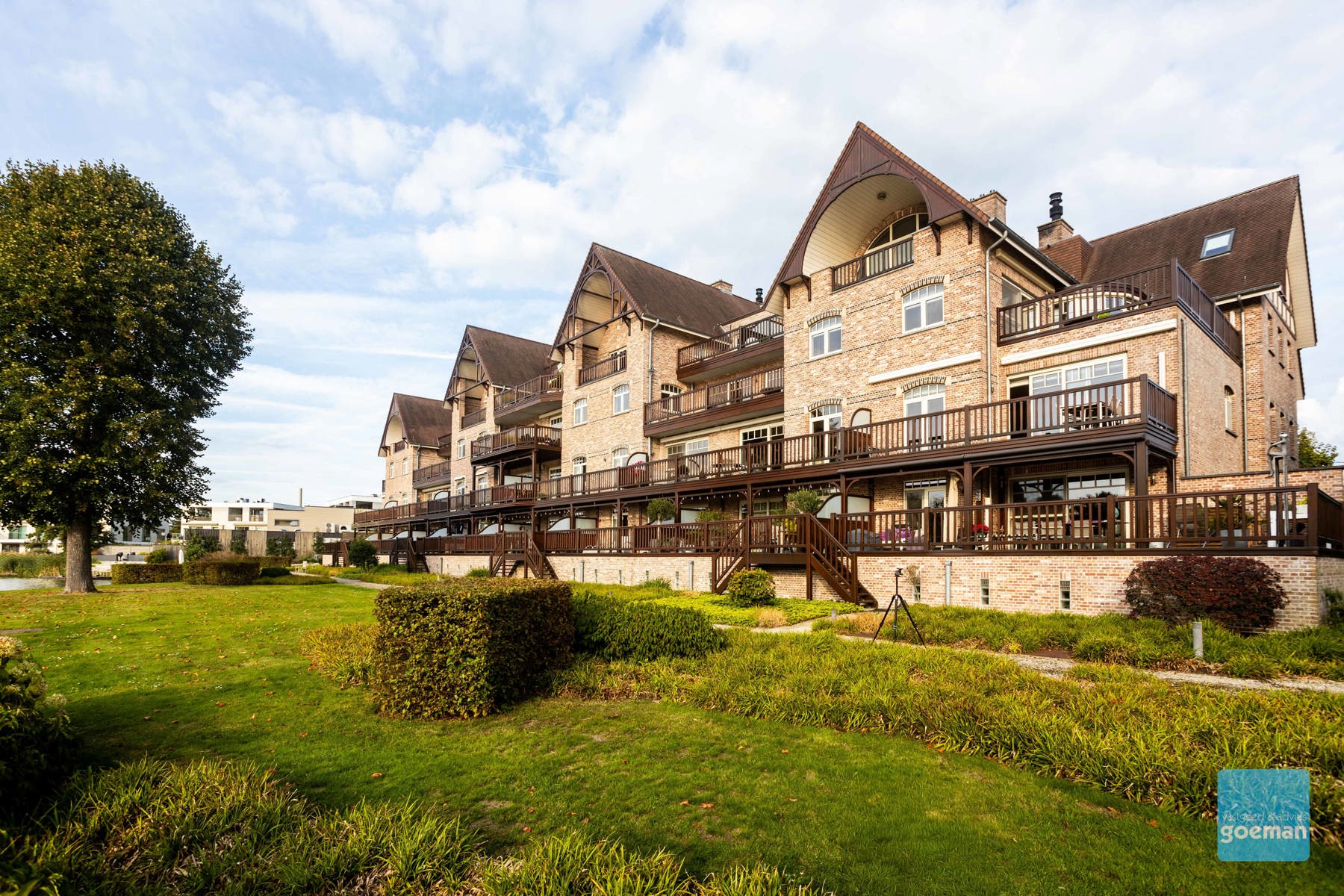 TE HUUR IN BERLARE: Luxueus appartement met adembenemend zicht op het Donkmeer – Berlare - foto 4