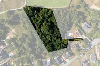 Op zoek naar een zeer rustig gelegen, unieke, bouwgrond in een groene omgeving? Zoek niet verder! Deze zuid georiënteerde bouwgrond is precies wat...