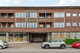 Zeer centraal gelegen appartement op de 2eV op wandelafstand van verschillende scholen, winkels (Delhaize en Lidl) en het openbaar vervoer. ...