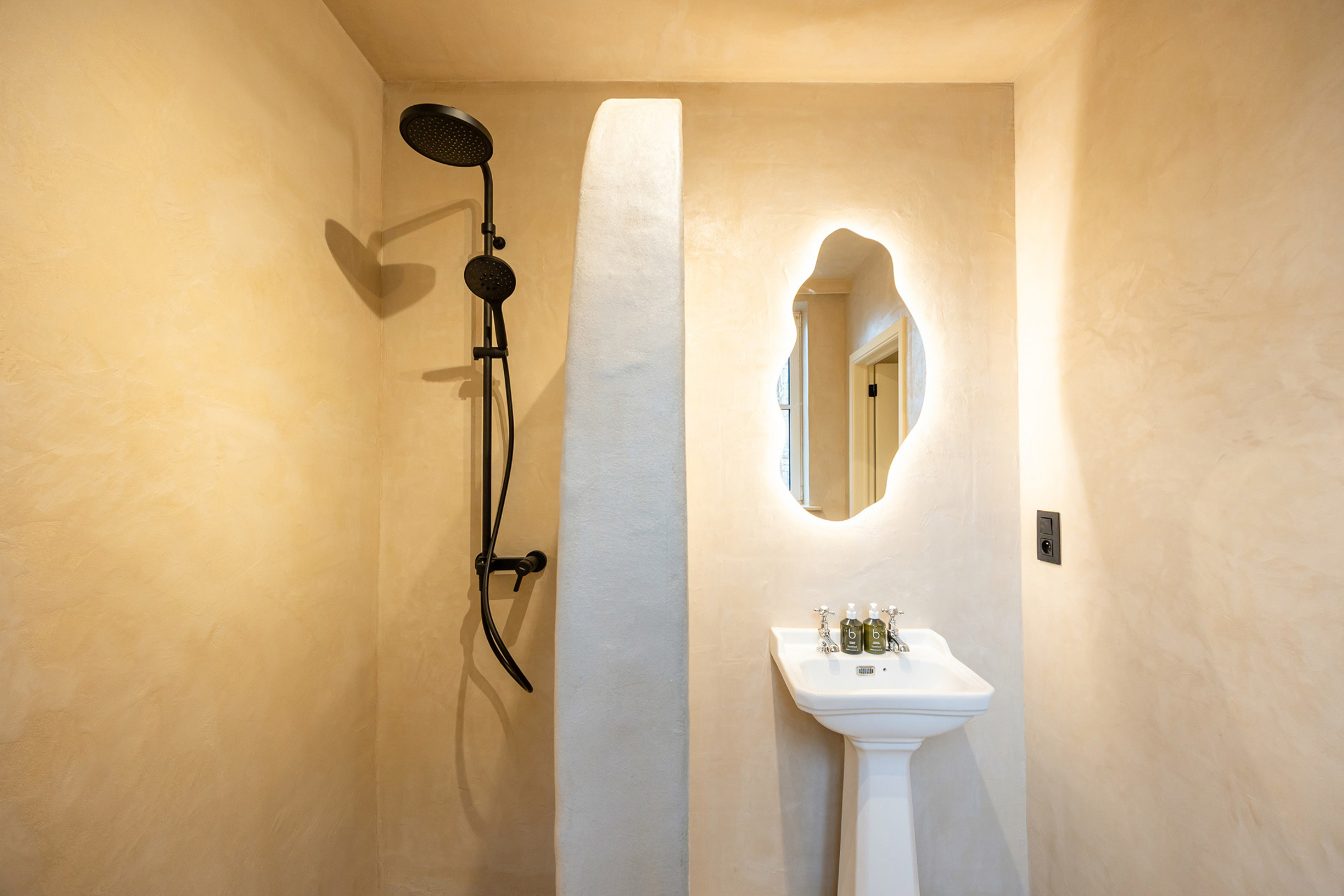 ANTWERPEN - Instapklaar twee slaapkamer appartement  - foto 5