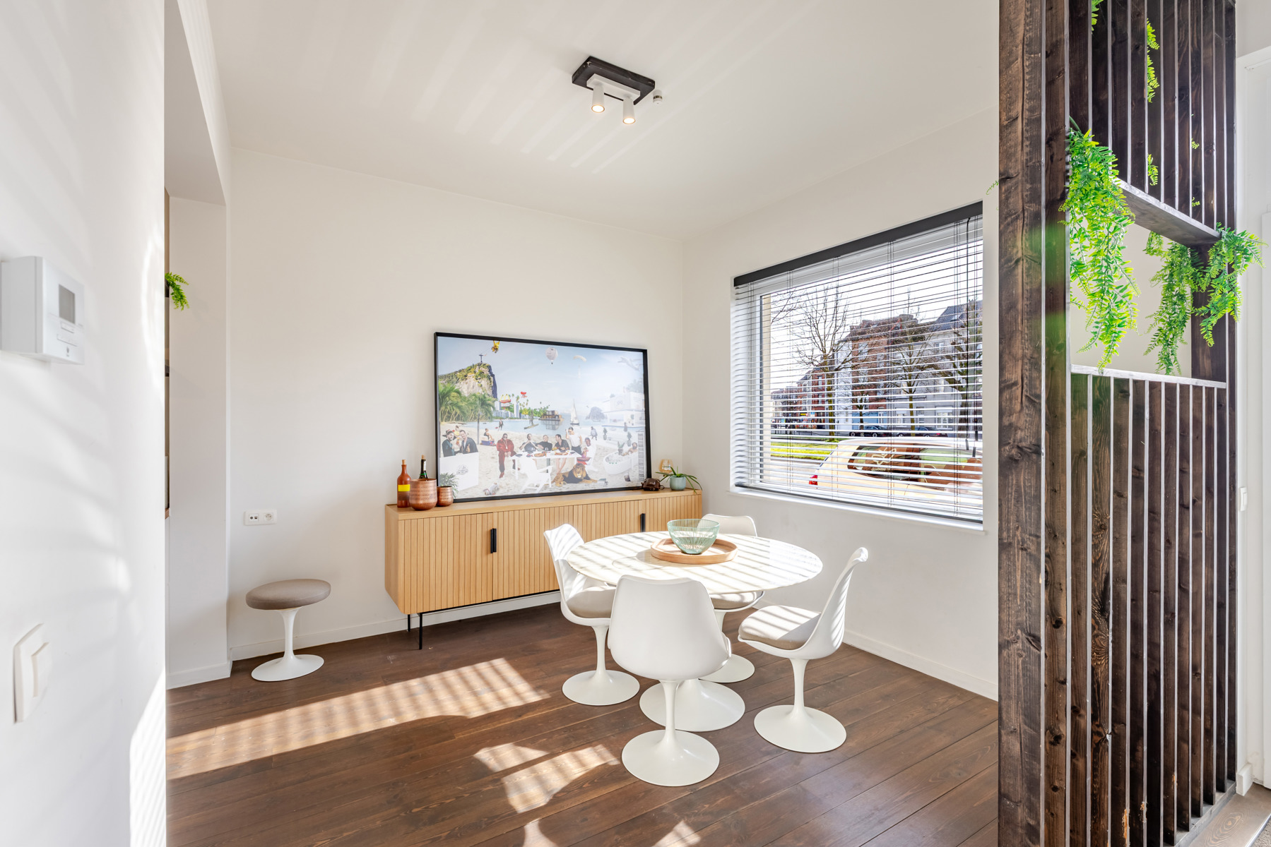Instapklare gerenoveerde rijwoning nabij het centrum van Gent - foto 2