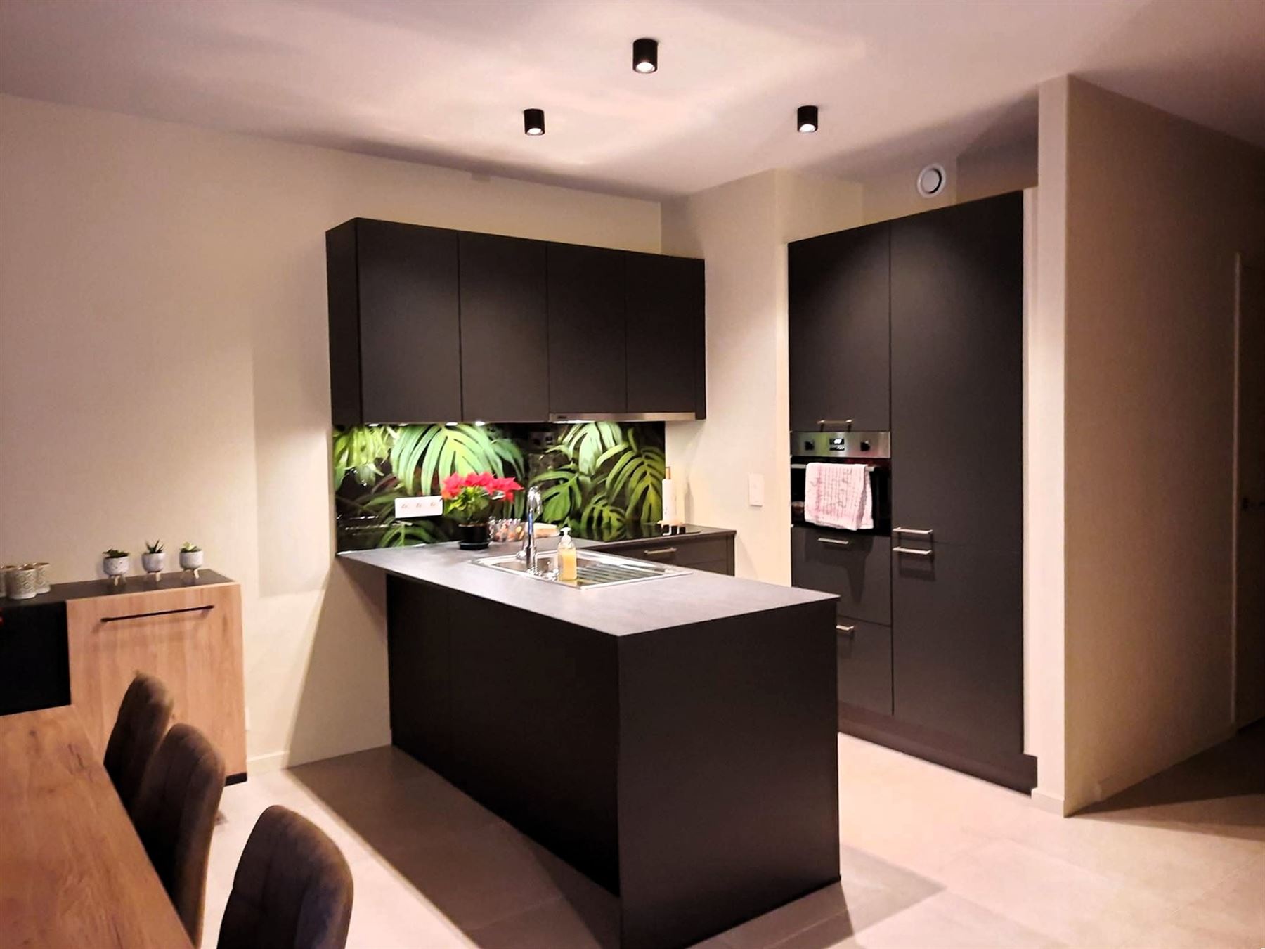 Recent appartement met twee slaapkamers en tuintje - foto 4