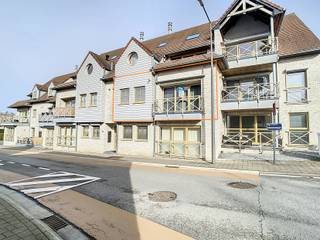 Dit gezellig en instapklaar appartement is gelegen in Welle, een deelgemeente van Denderleeuw, en bevindt zich op de eerste verdieping van...