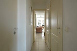 Appartement te huur nabij het centrum van Oostende. Het appartement, gelegen op de tweede verdieping, beschikt over een ruime woonkamer met een...