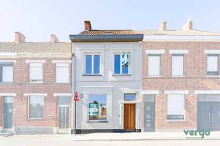 Instapklare, energiezuinige topper in Izegem – volledig vernieuwd met 3 slaapkamers, tuin en garagesOp zoek naar een woning waar u zonder zorgen...