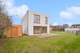 Ontdek dit exclusieve nieuwbouwproject met zeven stijlvolle woningen, rustig gelegen in een groene, autoluwe omgeving vlak bij Mechelen. De...