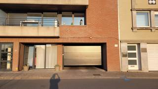 Roeselare : Garage te koop in de Residentie Orient Express, Beversesteenweg 20 (rond punt aan het Station)Afmetingen garage zijn : 2.9 x 6...