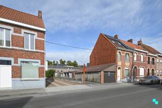 In de Krekelmotestraat ter hoogte van huisnummer 32 vinden we een uitstekend gelegen garagecomplex bestaande uit 18 garageboxen waarvan er 17...