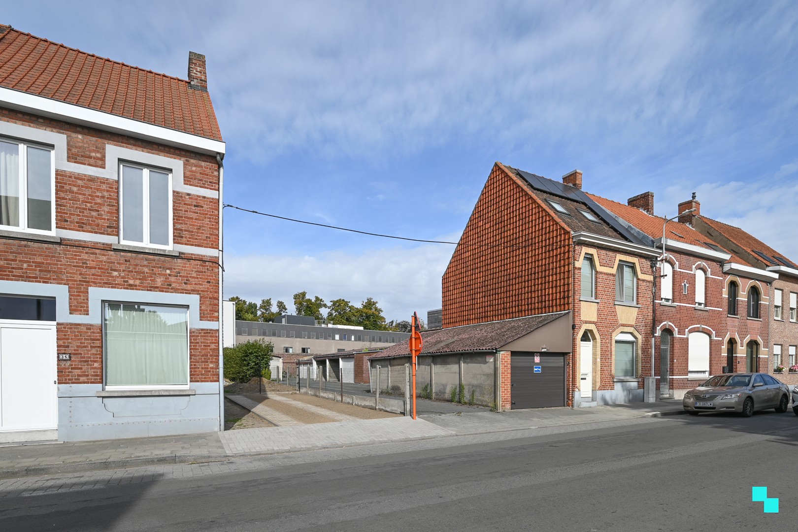 Garagecomplex (17 boxen) op gunstige locatie nabij Frunpark - photo 1