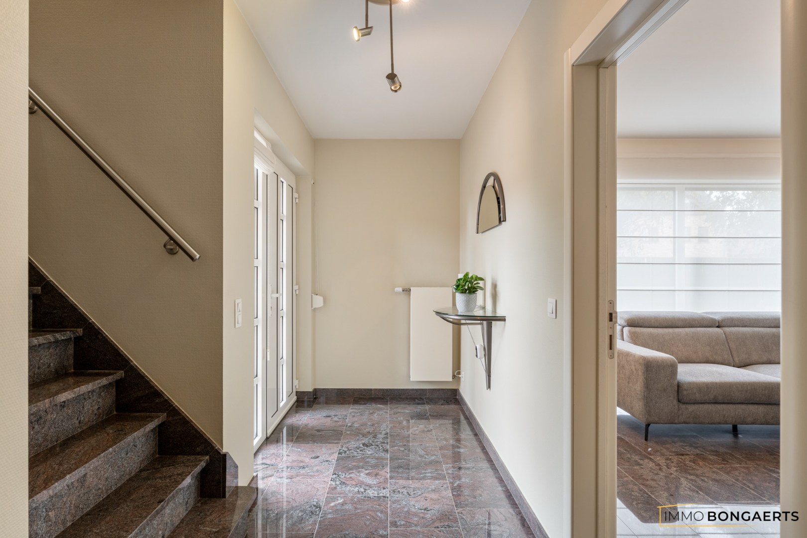 Ruime woning met 3 slaapkamers - foto 4