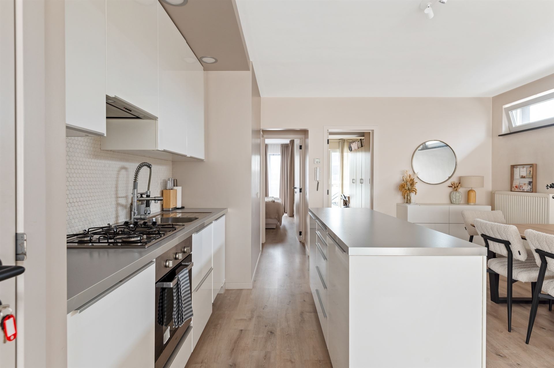 Prachtig appartement met 2 slaapkamers, terras en tuinberging - foto 4
