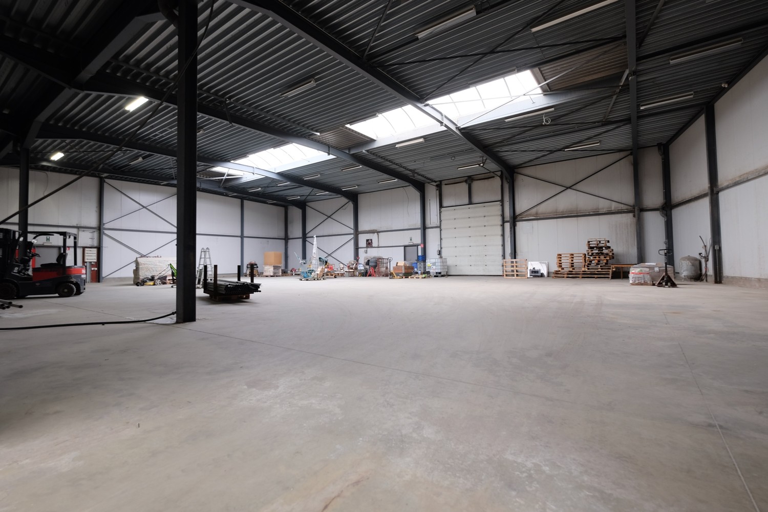 Commercial à louer à Saint-Trond - photo 4