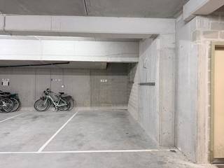 Staanplaats te koop op een absolute toplocatie in Westende-Bad, Oorlogsinvalidenlaan 17. De staanplaats bevindt zich ondergronds op -1 in...