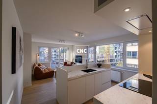 Charmant appartement op een goede ligging te Knokke.Dit appartement bevindt zich op een hoek en u hebt daardoor enorm veel lichtinval.Indeling: 1...