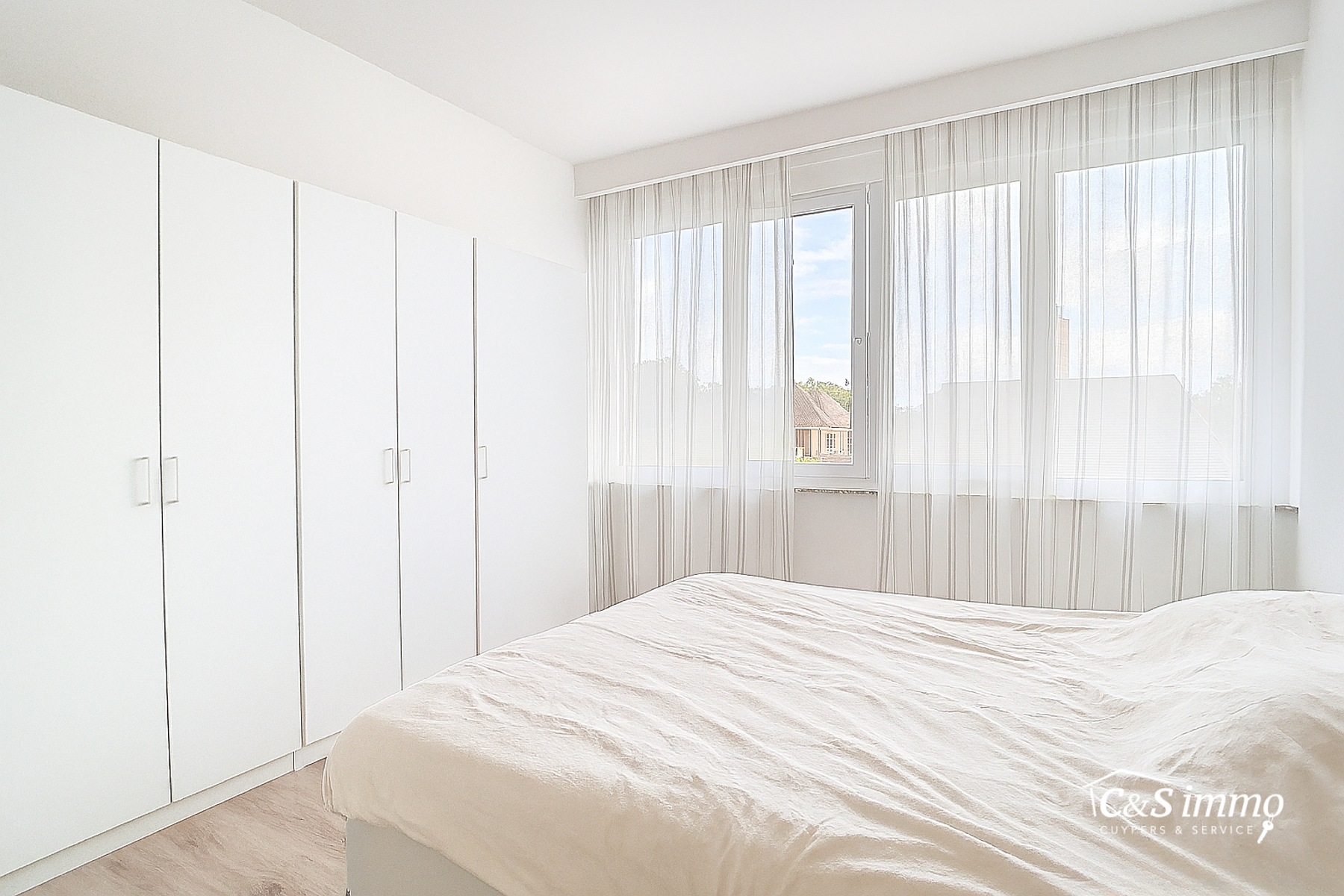 Op te frissen appartement op centrale locatie met terras - foto 3