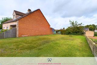 Met een oppervlakte van 410 m² biedt dit perceel in Neeroeteren alle ruimte om jouw ideale gezinswoning te bouwen, mét een gezellige tuin om van...