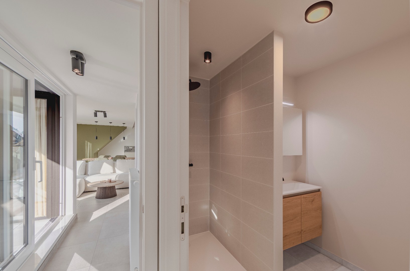 Appartement met terras vlak bij de markt te Meulebeke (Tielt). - foto 5