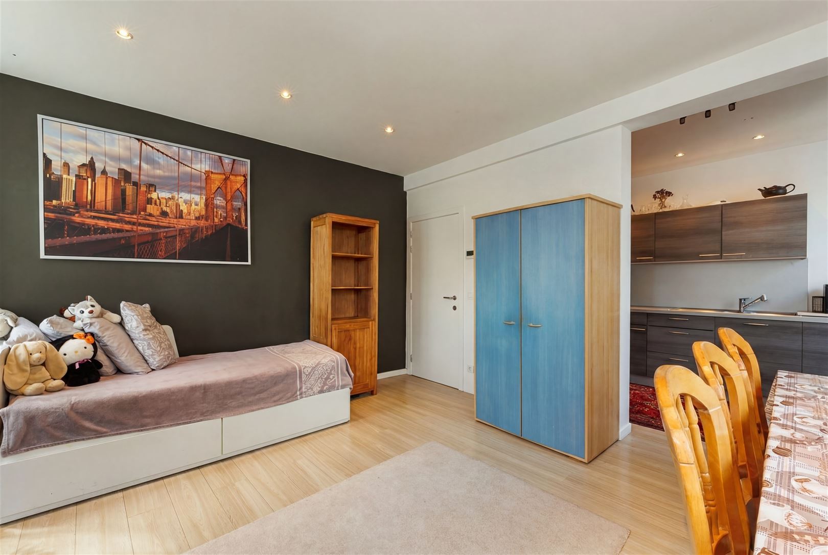 Apartment - photo 4