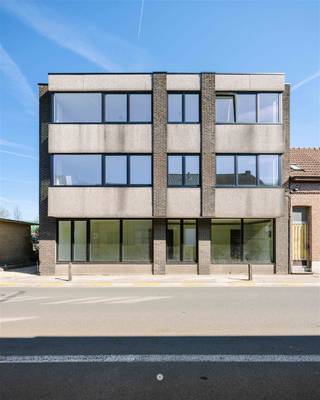 Are you looking for a strategically located yield property with strong return prospects? Then discover this small-scale building consisting of...