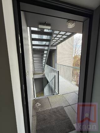 Prachtige studio in het centrum van Geel, ter hoogte van Pas/Stelenseweg. De studio omvat een leefruimte met queensize bed en ingemaakte kasten,...