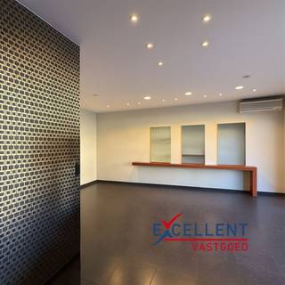 Deze handelsruimte is gelegen in het centrum van Olsene (Zulte). Naast de hoofdruimte beschikt het pand over een apart toilet en een zeer ruime...