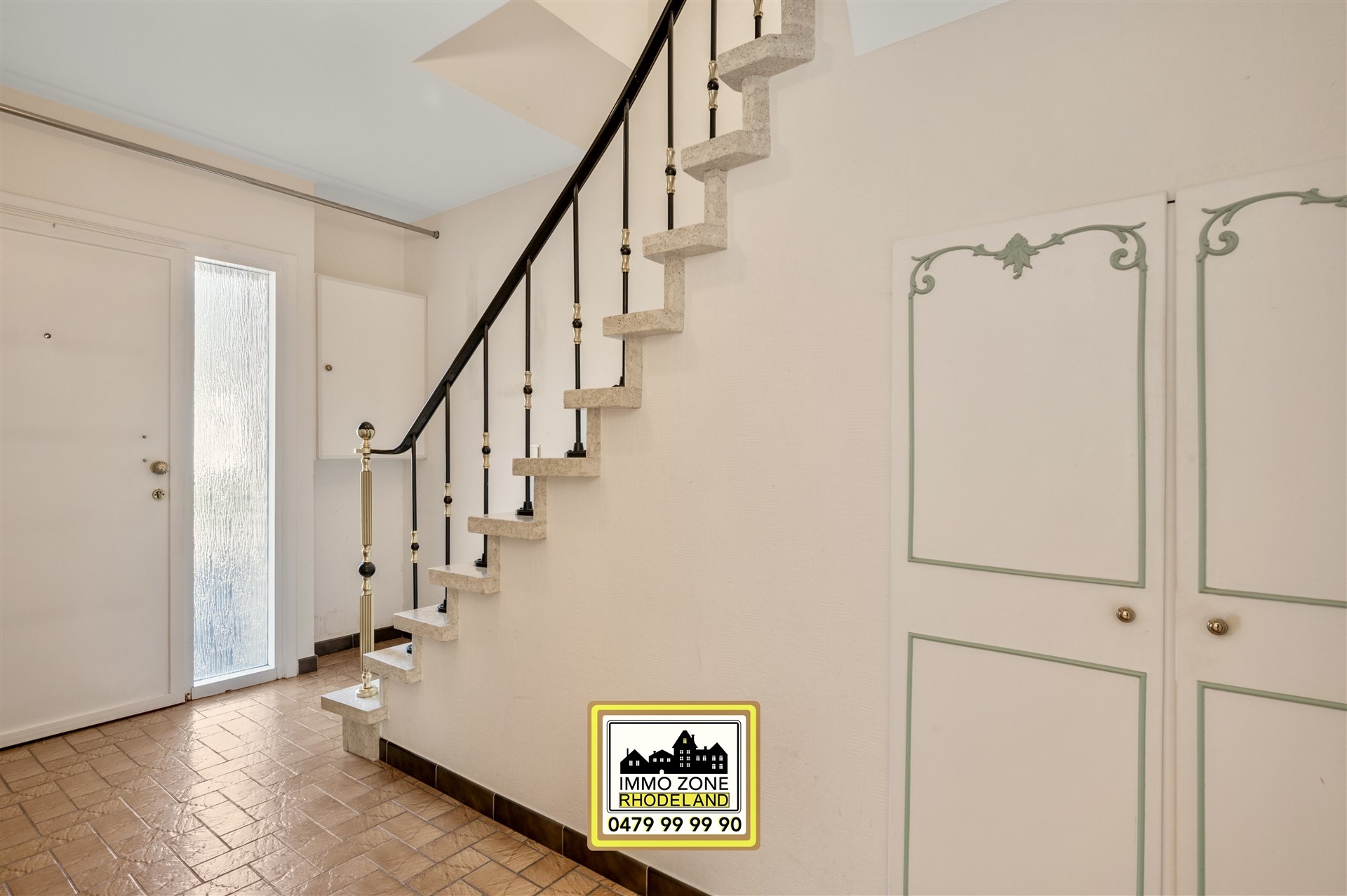 Op te frissen halfopen woning met 3 slpks, garage en tuin - foto 2