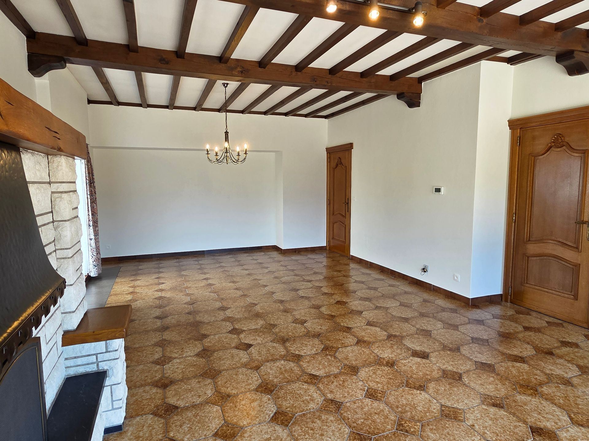 Laagbouwvilla met 2 slaapkamers, garage en tuin - foto 5