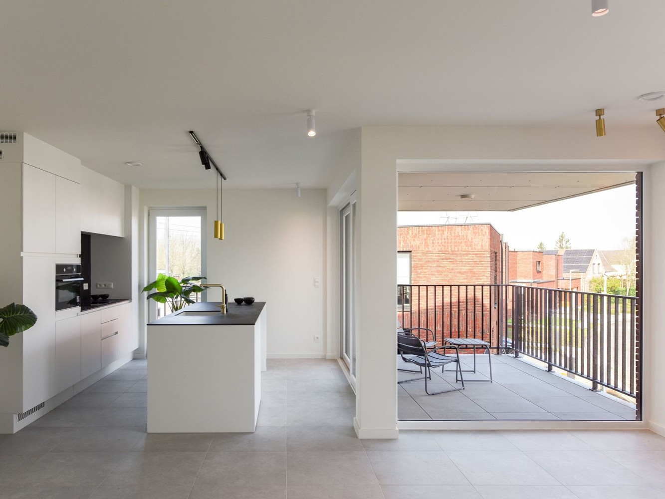 Volledig afgewerkt nieuwbouwappartement vlakbij stadscentrum - foto 1