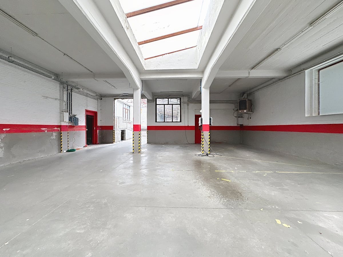 Entrepôt à vendre avec jusqu'à 20 places de parking à Terhagen - photo 3