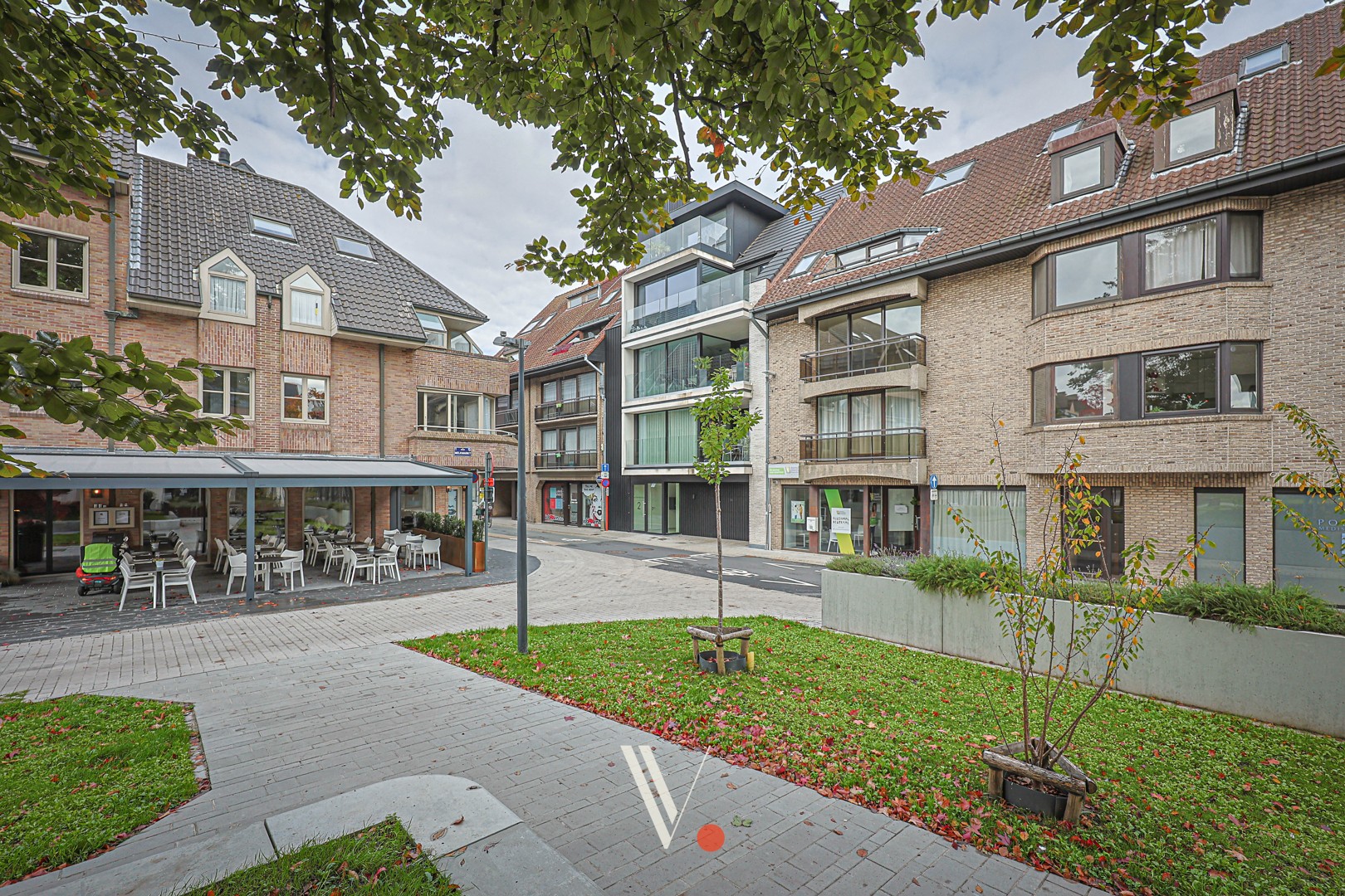 Instapklare studio met garage in hartje Izegem - foto 1