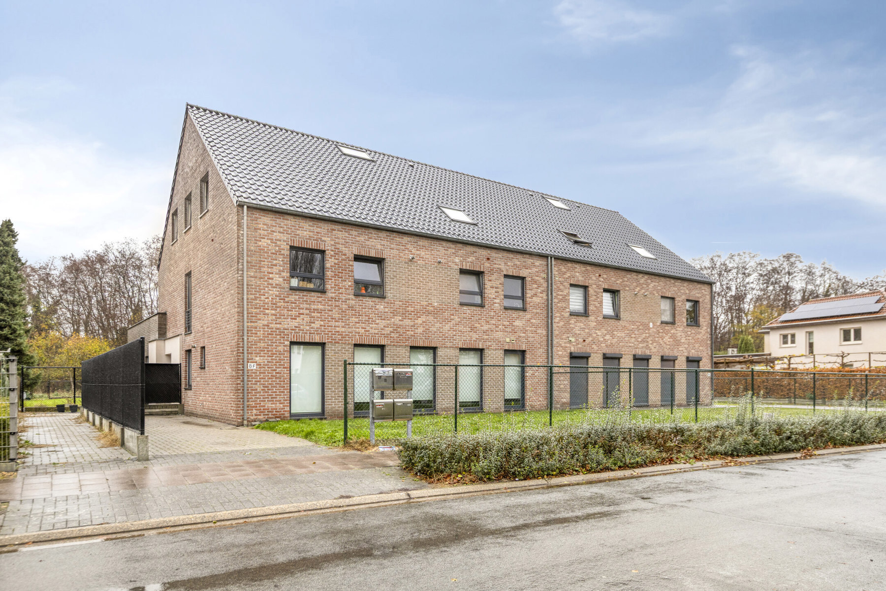 Appartement te koop in Genk met 2 slaapkamers - foto 2
