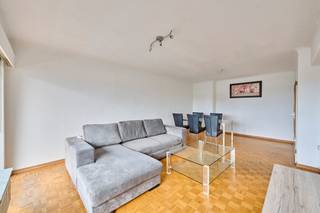 Centraal gelegen éénslaapkamerappartement in hartje Hasselt. Dit lichtrijke appartement (70 m² – bron EPC) bevindt zich aan het Sint-Katarinaplein,...