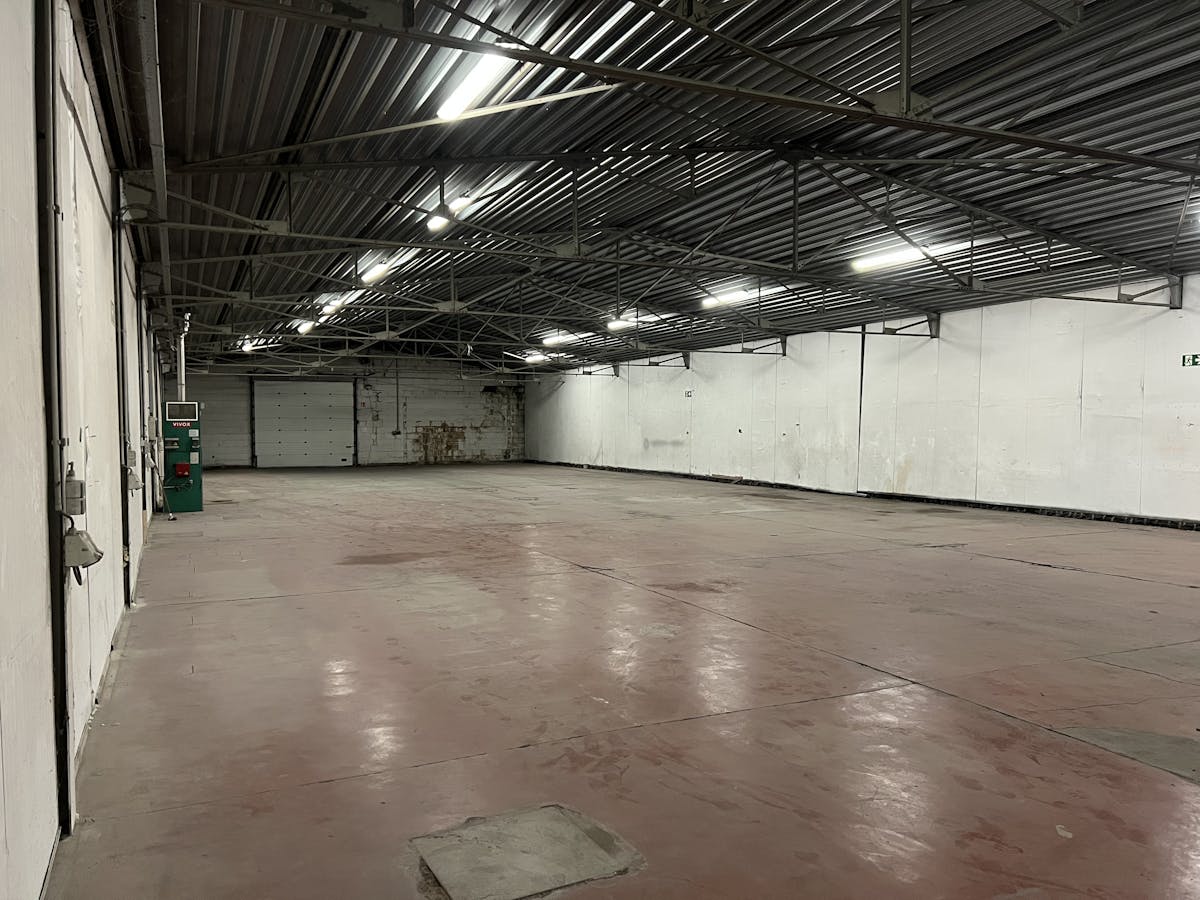 Warehouse for rent of approx. 600 m² in Tielt - photo 3