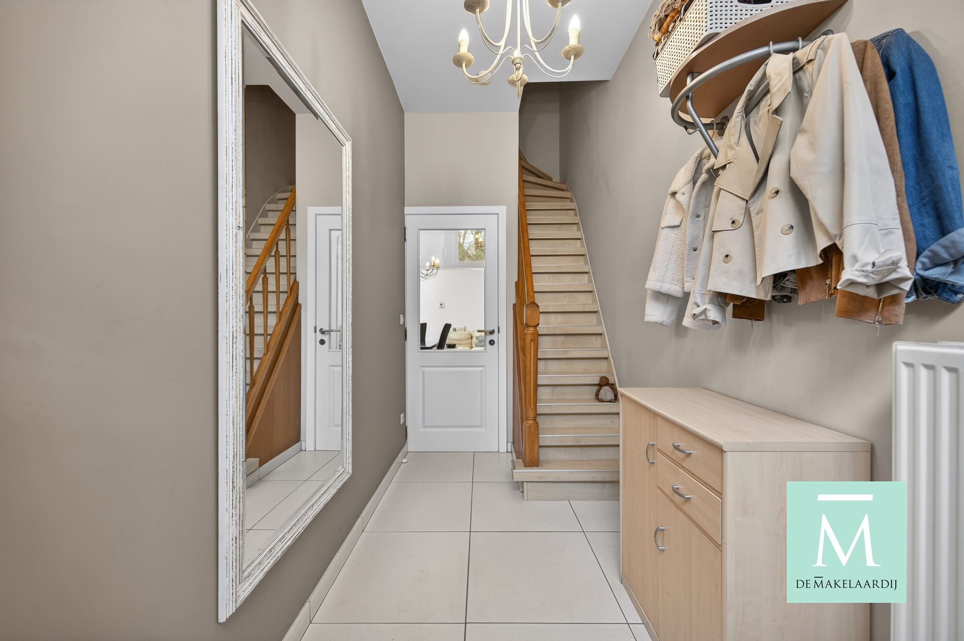 Instapklare woning met 3 slaapkamers en gezellig stadstuintje op toplocatie! - foto 2