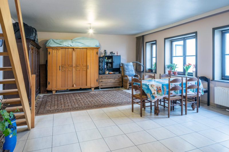 Roeselare, Instapklaar duplexwoning te koop in een gezellig woonerf met 2 slaapkamer, betaalbaar wonen ! - foto 4