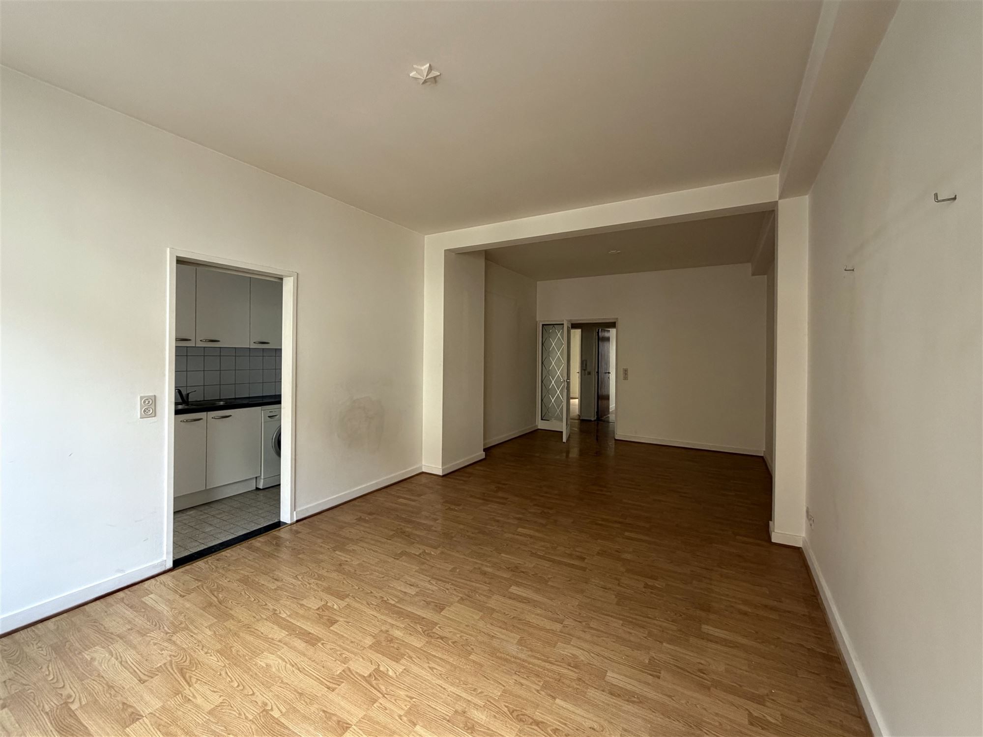 Lichtrijk 2-slaapkamerappartement in hartje Antwerpen - foto 3