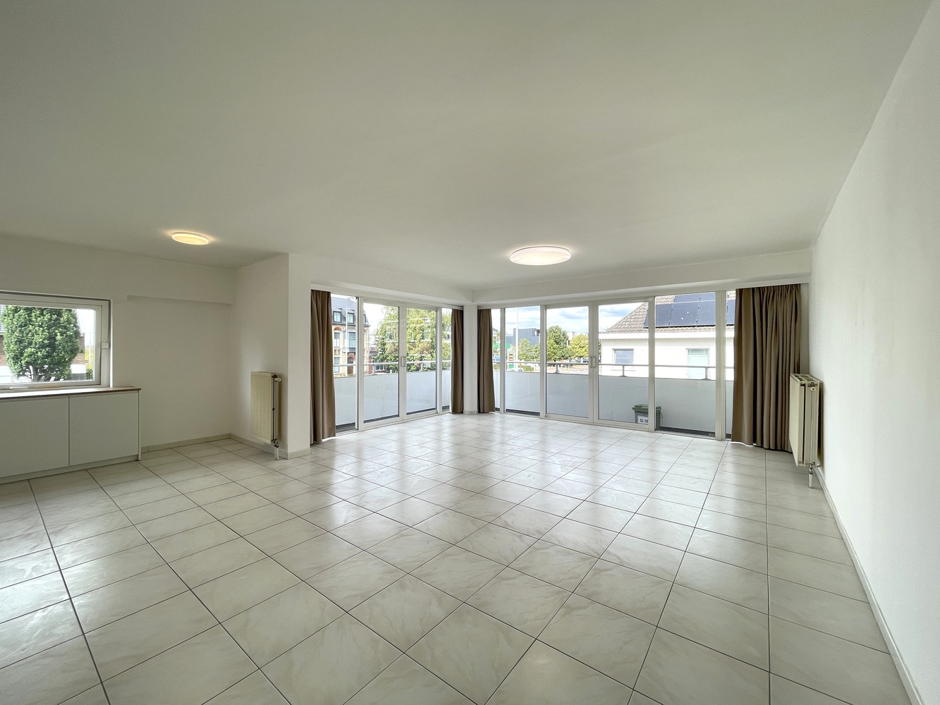 Appartement met 2 slaapkamers Te Huur - foto 2