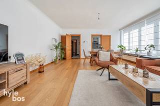 In het centrum gelegen instapklaar, zeer lichtrijk en energiezuinig appartement. Het gerenoveerde appartement is gelegen op de derde verdieping...