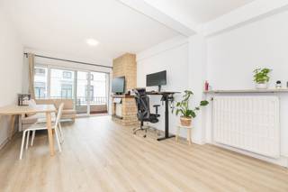 En plein cœur de Waterloo, découvrez cet appartement entièrement rénové, idéalement situé à proximité immédiate de toutes les commodités et...