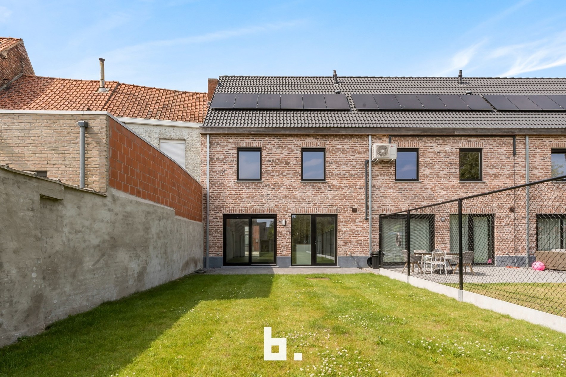 House for sale in Kortrijk with 4 bedrooms - photo 1