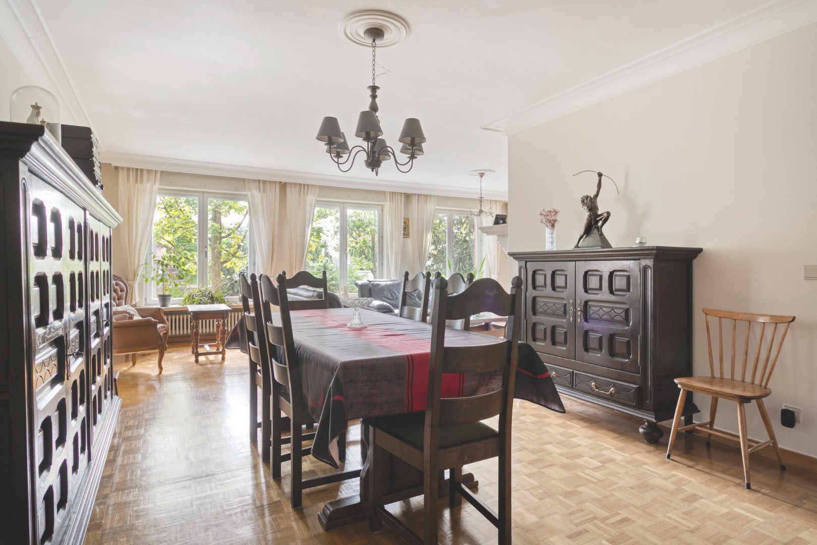 Mooi, uiterst lichtrijk appartement in het hart van Wevelgem! - foto 3