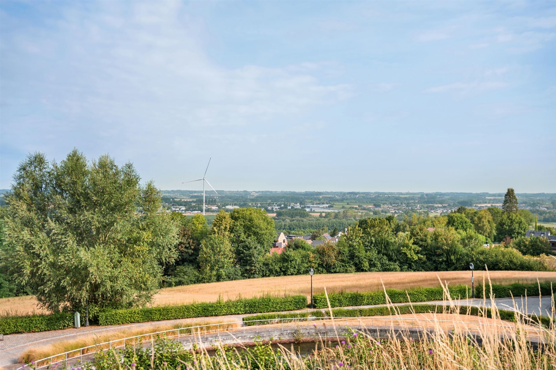 Ruime gezinswoning met tuin, terras en panoramisch uitzicht - foto 2