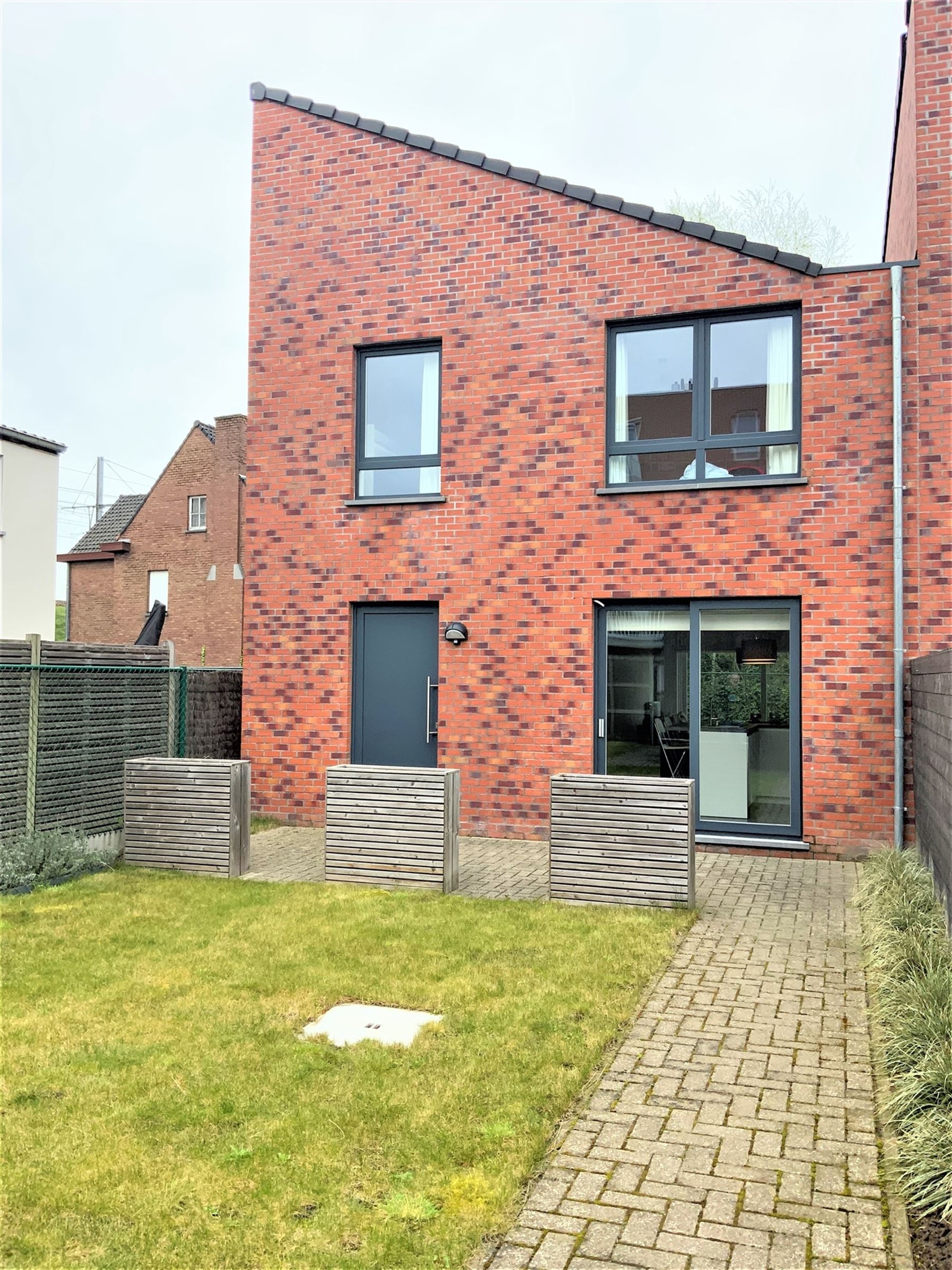 Recente instapklare woning met tuin - foto 2