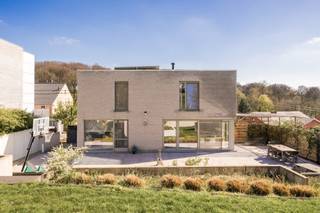 Prachtige recente woning te koop in Lubbeek – instapklaar met uniek uitzichtBent u op zoek naar een ruime, moderne en kwalitatief afgewerkte woning...