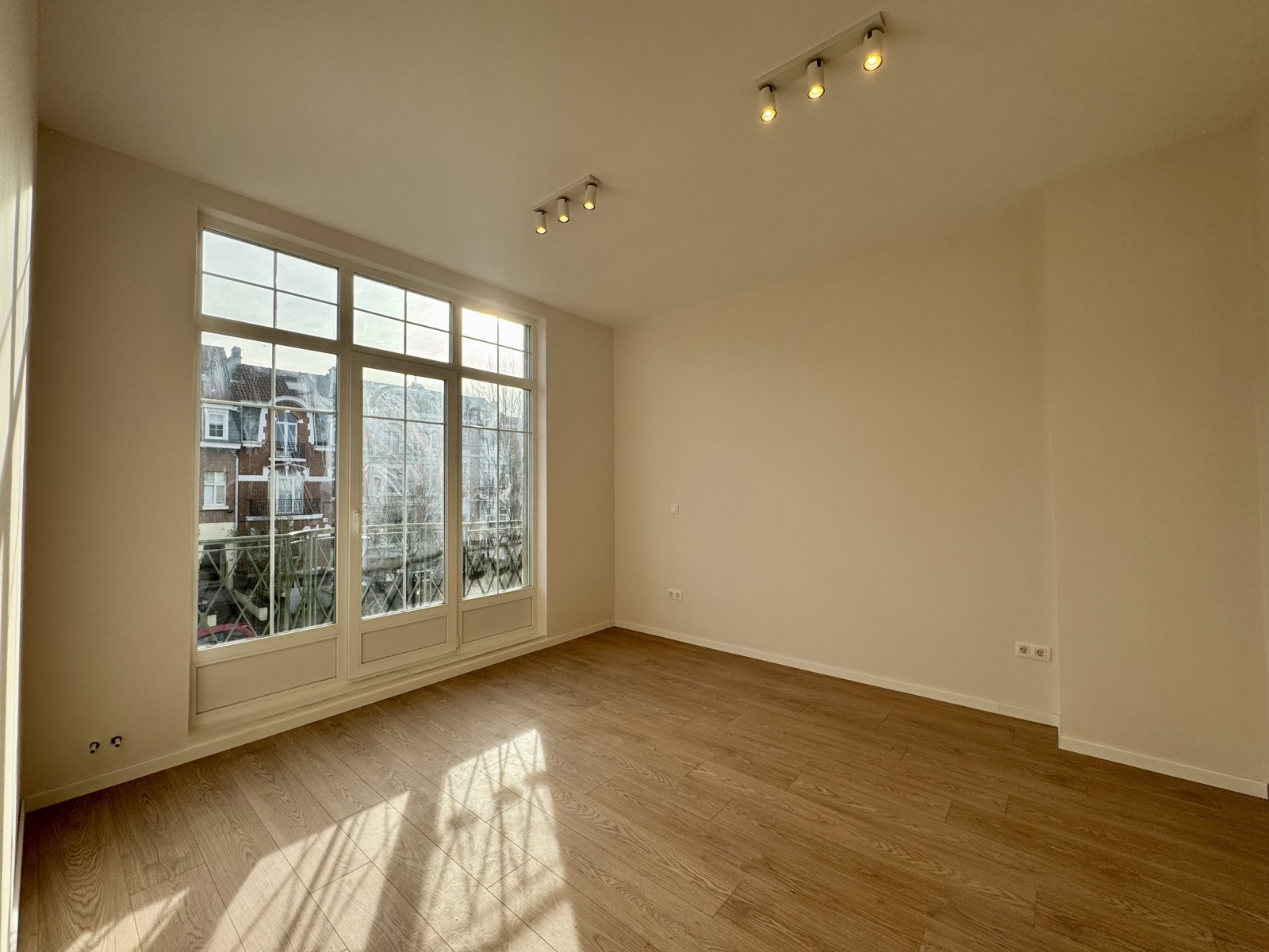 Maison à louer à Schaerbeek avec 4 chambres - photo 4