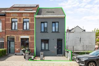Welkom in deze gezellige en lichtrijke woning, ideaal gelegen in een gezinsvriendelijke buurt vlak bij het groene Cogels Park en...