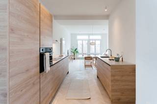 Dit aangename duplexappartement, gelegen op de derde en vierde verdieping, bevindt zich op een uitstekende locatie aan het Sint-Andriesplein, in...